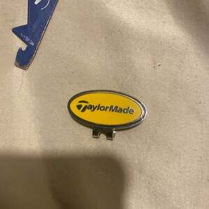 TaylorMade Circle T Cap Magnetic Golf Ball Marker Orange